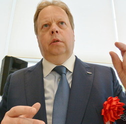 アストンマーティン アンディ・パーマー CEO