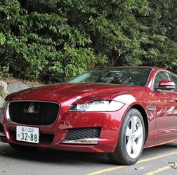 ジャガー XF