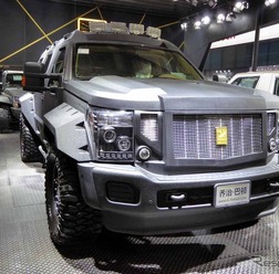 「ジョージ・パットン」の名前を冠した迫力たっぷりの“スーパーSUV”