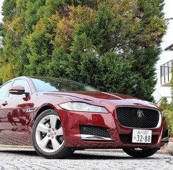 ジャガー XF