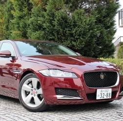 ジャガー XF