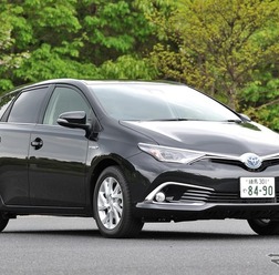 トヨタ オーリスハイブリッド