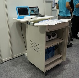 タブレット保管ボックス「dynaSchoolおてがるICTパック」（東芝）