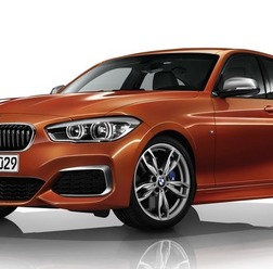 BMW 1 シリーズのM140i(5ドア)