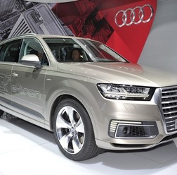 アウディ Q7 e-トロン(東京モーターショー15)