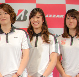 ブリヂストンタイヤジャパン「 2016BLIZZAK（ブリザック）プロモーション発表会」でアイスホッケー女子日本代表チーム「スマイルジャパン」がトークセッション（2016年8月29日）
