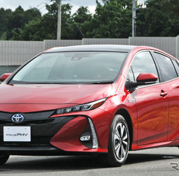 トヨタ プリウスPHV 新型