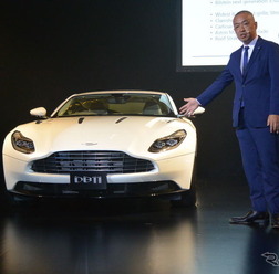 アストンマーティン DB11