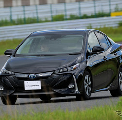 トヨタ プリウスPHV 新型