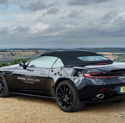 アストンマーティン DB11 にオープン版「ヴォランテ」…2018年春