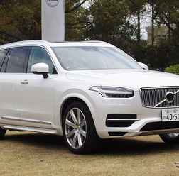 ボルボ XC90 T8
