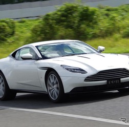 アストンマーティン DB11