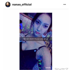 菜々緒、ボウリングで肩紐切れたキャミソール姿がセクシーに