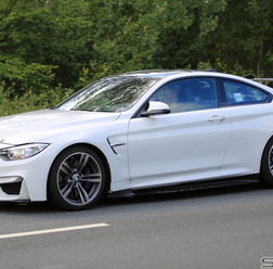 BMW M4 GT4スクープ写真