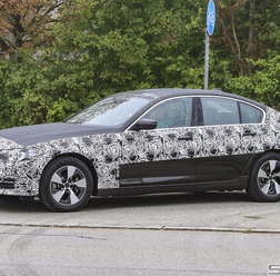 BMW 5シリーズPHEVスクープ写真