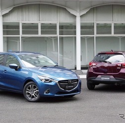 マツダ デミオ 改良新型(左は特別仕様車の「Tailored Brown」)