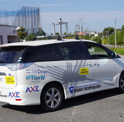 取材時の実証実験はエスティマベースの車両が使われていた。愛知県の実証実験ではほかにプリウスベースの車両も使用している。 《撮影 山田正昭》