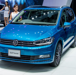 VW ゴルフ トゥーラン（東京モーターショー15）