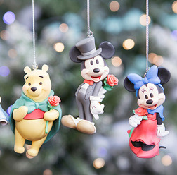 「オーナメント賞」-(C)Disney-(C)Disney. Based on the