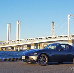 マツダ ロードスターRF