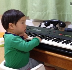 まだまだ触るだけ