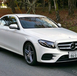 メルセデスベンツE220d アバンギャルド スポーツ