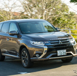 三菱 アウトランダーPHEV(オプション装着車)