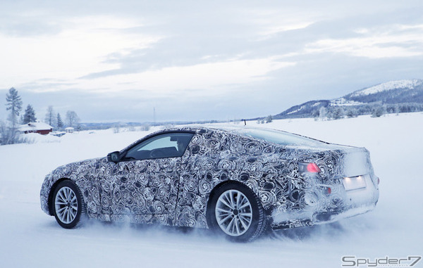 BMW 8シリーズ クーペスクープ写真