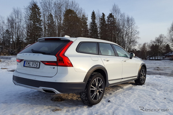 ボルボ V90クロスカントリー