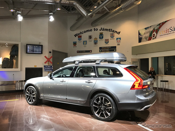 ボルボ V90クロスカントリー