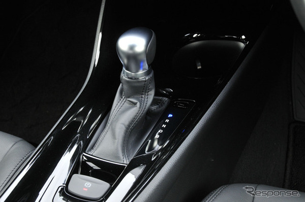 トヨタ C-HR G プロトタイプ