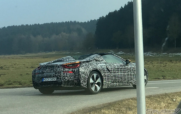 BMWi8ロードスタースクープ写真