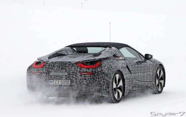 BMW i8 ロードスタースクープ写真