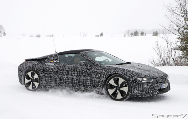 BMW i8 ロードスタースクープ写真