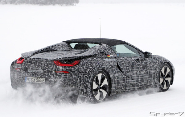 BMW i8 ロードスタースクープ写真