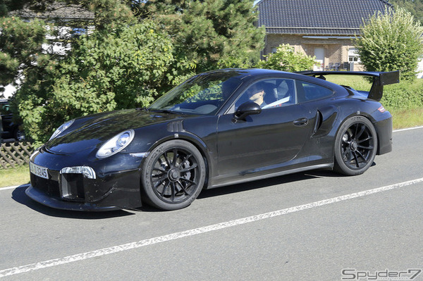 ポルシェ911GT2 RSスクープ写真