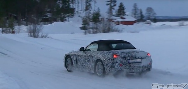 BMWZ5スノーテストスクープ動画