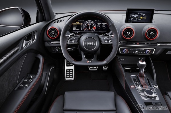 アウディ RS3セダン