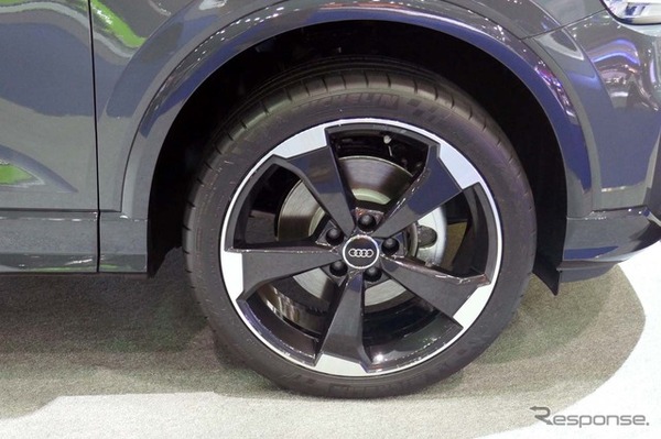 「Q2]のタイヤサイズは215/55R17を組み合わせた