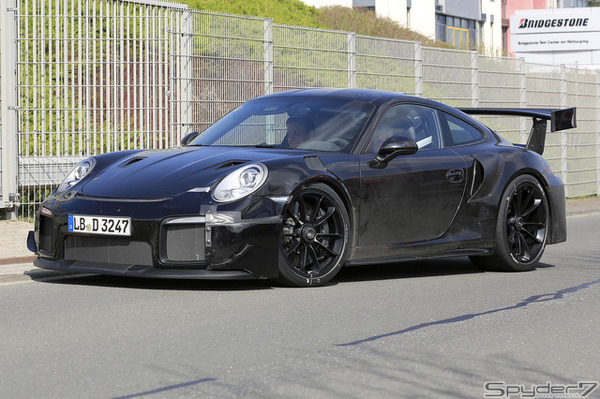 ポルシェ911GT2 RSスクープ写真