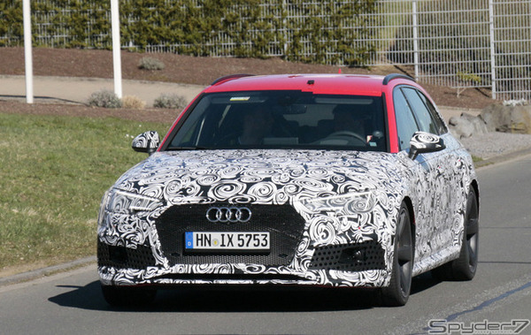 アウディRS4スクープ写真