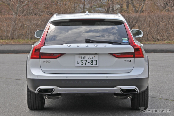 ボルボ V90クロスカントリー
