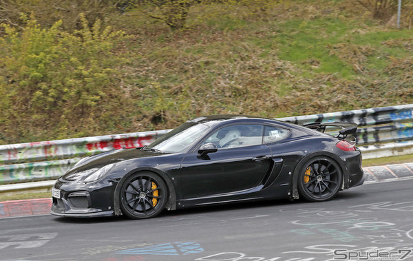 ポルシェ　ケイマン GT4 RS スクープ写真