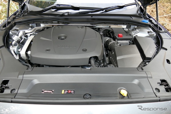 ボルボ V90クロスカントリー T5 AWD Summum
