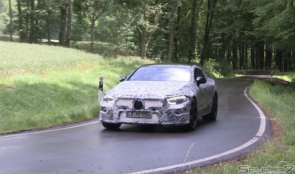 メルセデス AMG GT 4ドア　スクープ動画