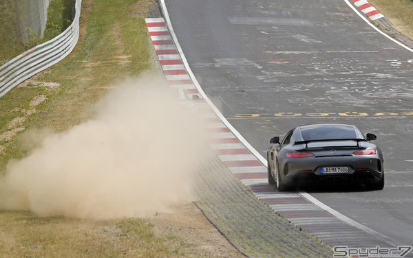メルセデス AMG GT4 ブラックシリーズ スクープ写真