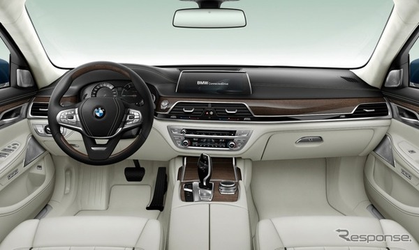 BMW 750Li インディビジュアル エディション（アズライトブラック）