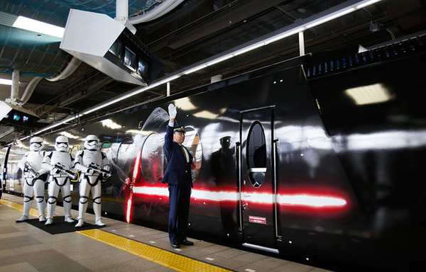 「スター・ウォーズ／フォースの覚醒」号出発式