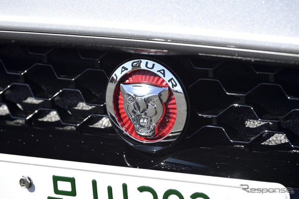 ジャガーFタイプ400スポーツ