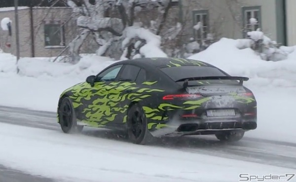 メルセデス　AMG GT クーペ　スクープ動画